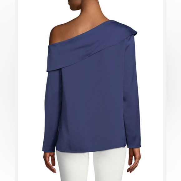 Club Monaco Kerni crepe blouse - Picture 2 of 14